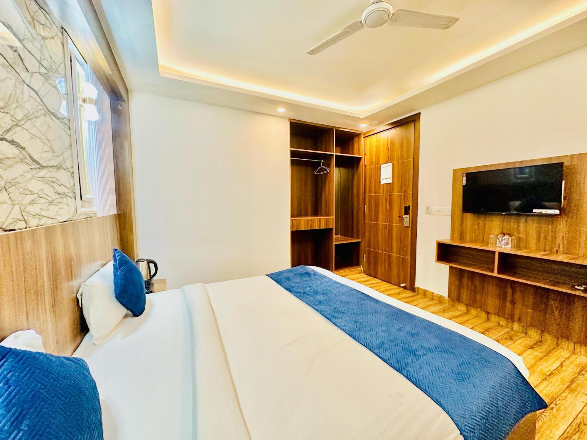 Hotel Airport President Near Delhi Airport 4*